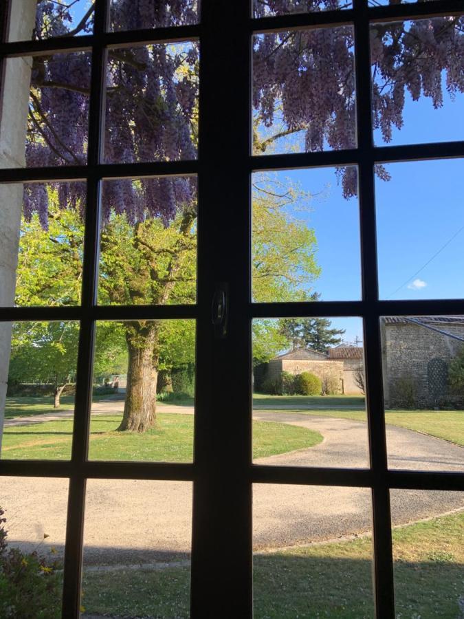 Le Petit Manoir Bed & Breakfast Brux Exterior foto