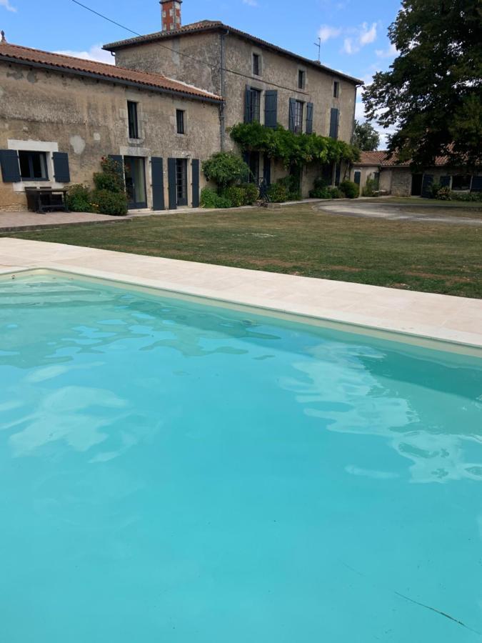 Le Petit Manoir Bed & Breakfast Brux Exterior foto